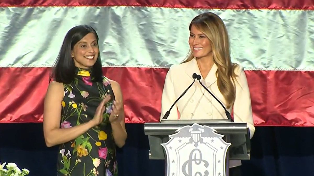 Body Language Expert Analyzes Melania Trump and Usha Vance’s Seemingly Cold Encounter