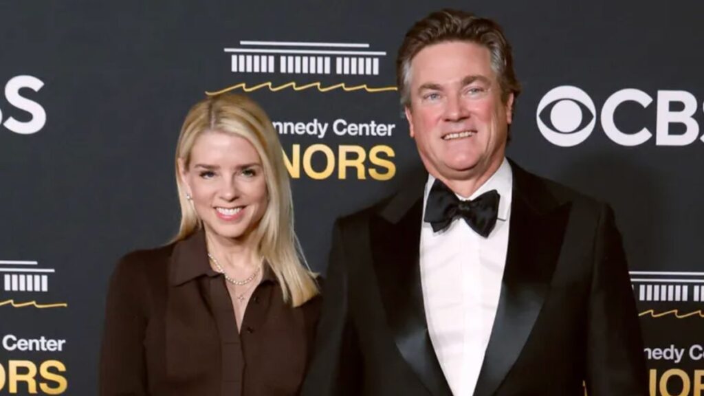 Pam Bondi with partner John Wakefield at a public event