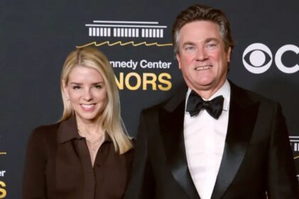 Pam Bondi with partner John Wakefield at a public event