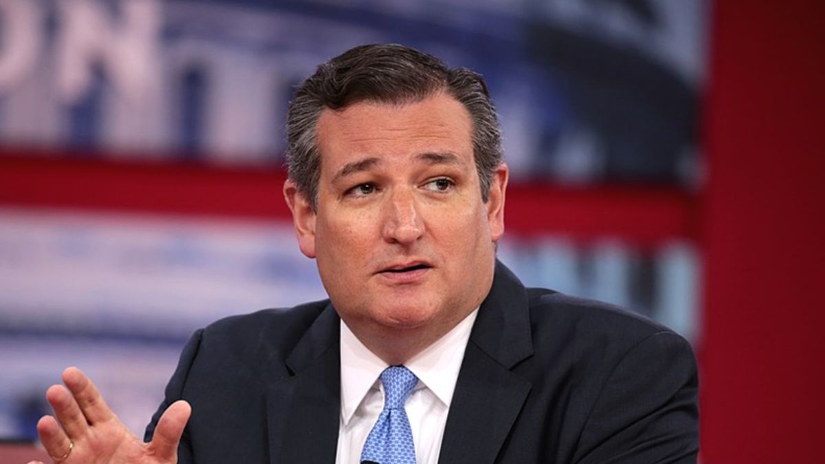 Sen. Ted Cruz Seen Traveling Again During DHS Shutdown, Critics Question “Vacation Timing”