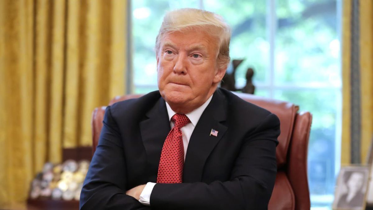 Trump Seemingly Posts Private Message to Mike Johnson on Truth Social ...