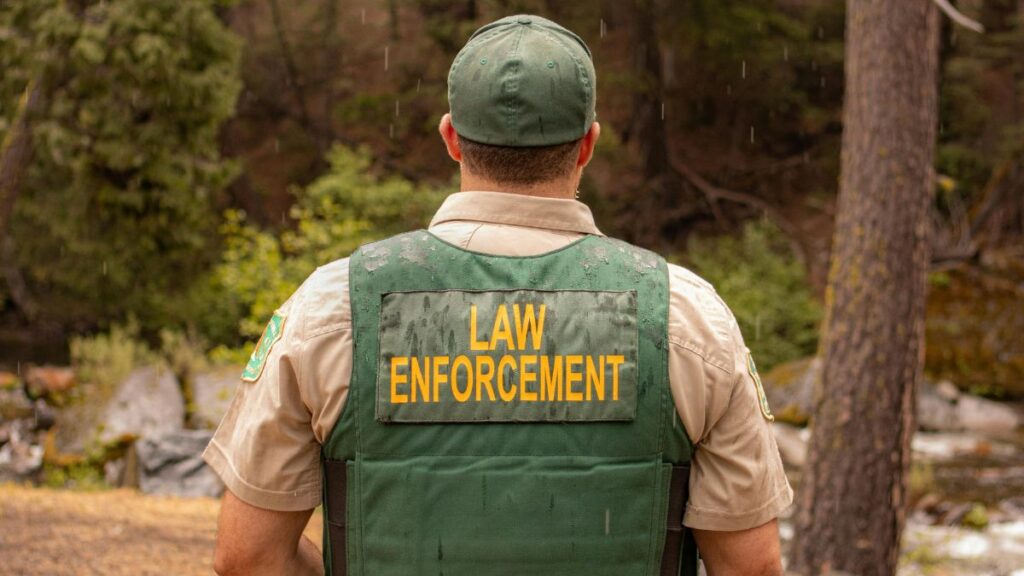 Recent Texas-linked shootings have renewed attention on violence and attacks involving law enforcement officers. (Image: Mazin Omron/ Pexels)