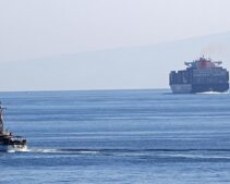 US Launches ‘Self-Defense’ Strikes on Iranian Missile Sites Near Strait of Hormuz as Trump Claims Peace Talks Continue