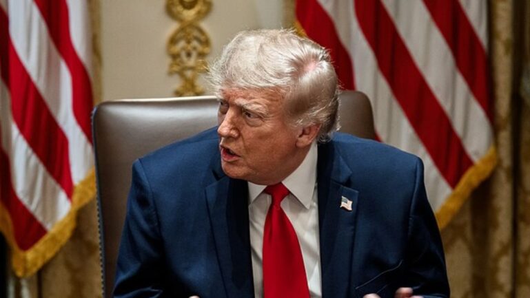 Lip reader revealed what Donald Trump said to New York Knicks owner James Dolan