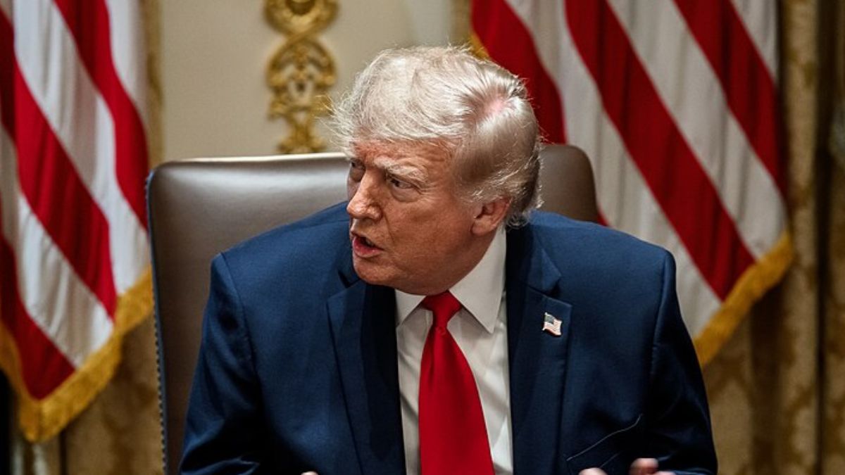 Square Human Lip Reader Exposes Trump’s Ultimatum to Knicks Owner at Madison Square ...