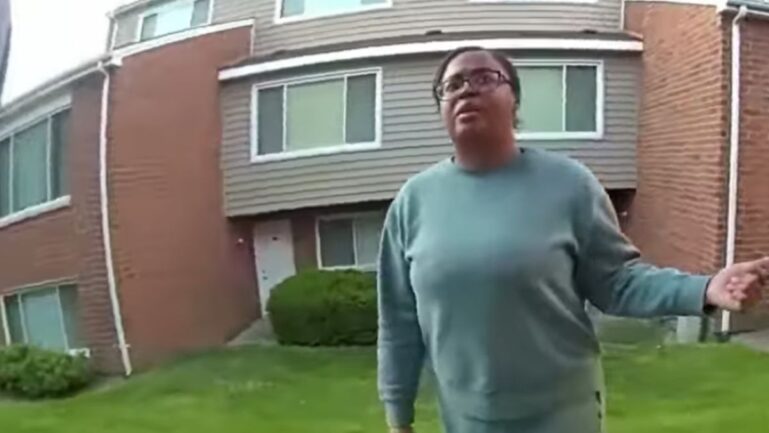 The girlfriend told the police she wanted her stuff back immediately