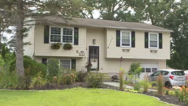 A drunk New York couple set their house on fire