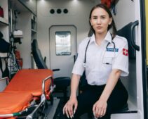 Emergency Radio Captures Paramedics’ ‘Help!’ Plea After Patient’s Brutal Assault—Victim’s ‘Grabbed My Hair’ Story Reveals Chaotic Attack