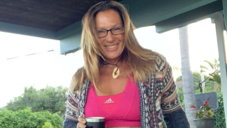 Mom of two left botched after Plastic Surgery